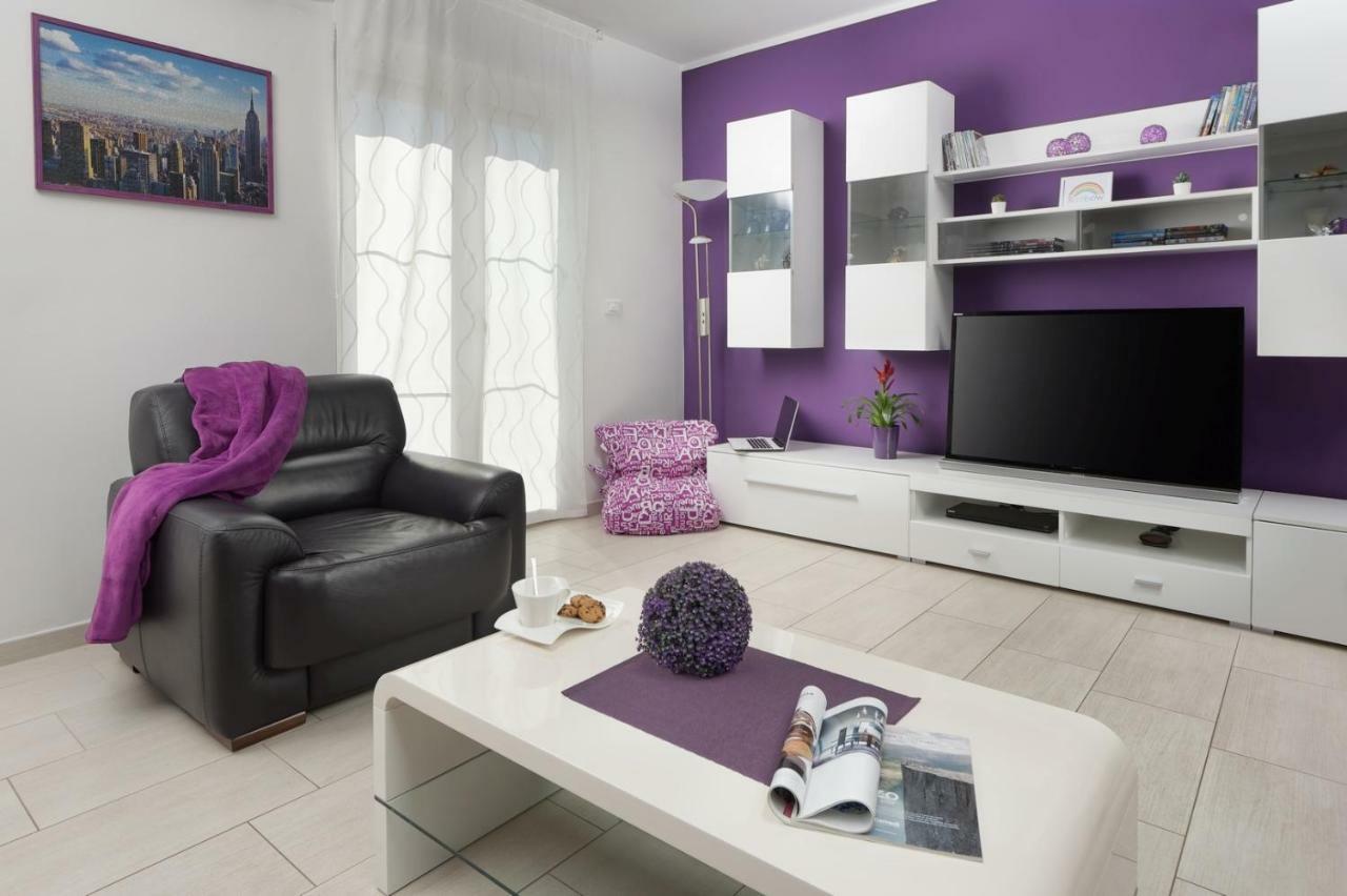 Rainbow Apartment *